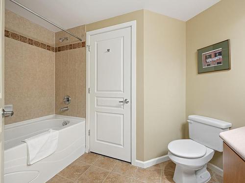 108-1280 Alpine Rd, Courtenay, BC - Indoor Photo Showing Bathroom