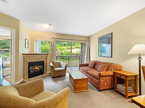 108-1280 Alpine Rd, Courtenay, BC - Indoor Photo Showing Living Room With Fireplace