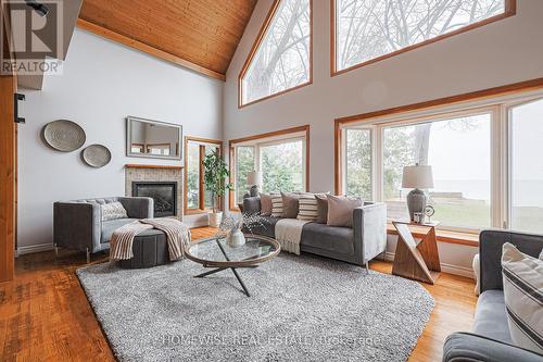 128 Moores Beach Road, Georgina (Virginia), ON - Indoor Photo Showing Living Room With Fireplace