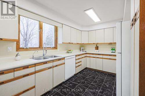 128 Moores Beach Road, Georgina (Virginia), ON - Indoor Photo Showing Kitchen With Double Sink