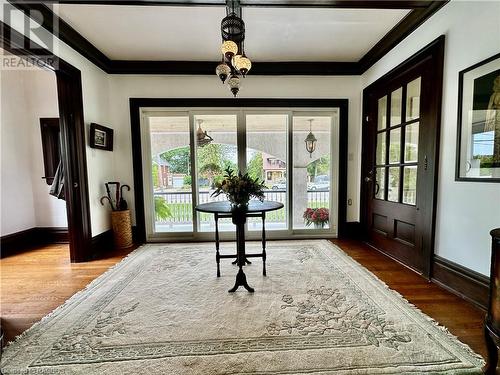 85 10Th Street, Hanover, ON - Indoor Photo Showing Other Room