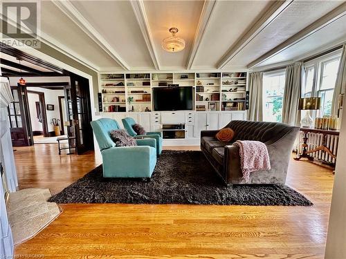 85 10Th Street, Hanover, ON - Indoor Photo Showing Living Room