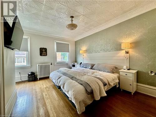 85 10Th Street, Hanover, ON - Indoor Photo Showing Bedroom