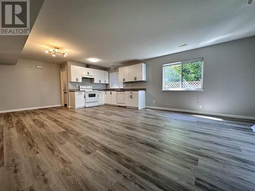 1458 El Camino Drive, Coquitlam, BC - Indoor Photo Showing Kitchen