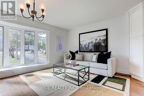 49 Druan Drive, Kawartha Lakes, ON - Indoor Photo Showing Living Room