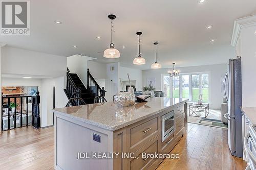 49 Druan Drive, Kawartha Lakes, ON - Indoor Photo Showing Kitchen With Upgraded Kitchen