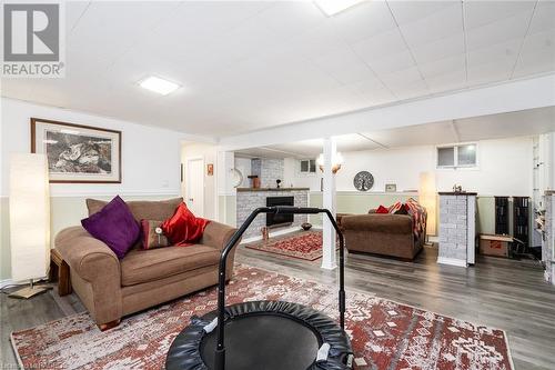 124 6Th Avenue E, Owen Sound, ON - Indoor Photo Showing Living Room