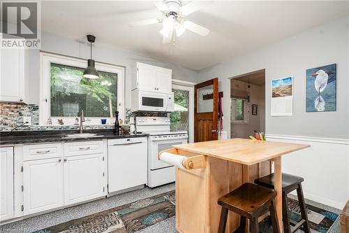 124 6Th Avenue E, Owen Sound, ON - Indoor Photo Showing Kitchen