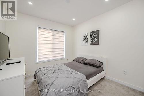 40 Crafter Crescent S, Hamilton (Stoney Creek Mountain), ON - Indoor Photo Showing Bedroom