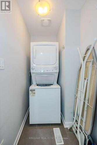 40 Crafter Crescent S, Hamilton (Stoney Creek Mountain), ON - Indoor Photo Showing Laundry Room