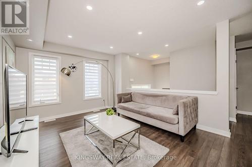 40 Crafter Crescent S, Hamilton (Stoney Creek Mountain), ON - Indoor Photo Showing Living Room