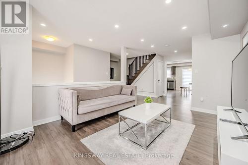 40 Crafter Crescent S, Hamilton (Stoney Creek Mountain), ON - Indoor Photo Showing Living Room