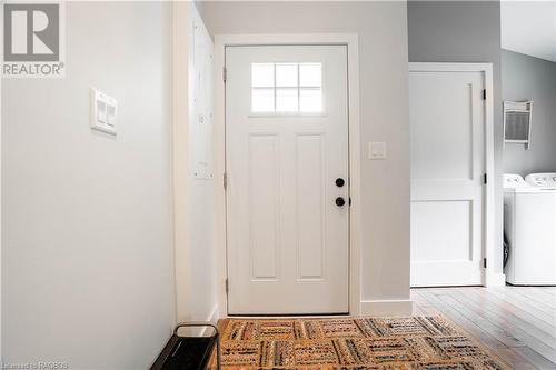 422 Dorcas Bay Road, Tobermory, ON - Indoor Photo Showing Laundry Room