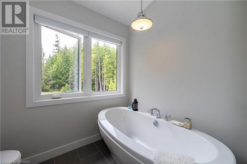 422 Dorcas Bay Road, Tobermory, ON - Indoor Photo Showing Bathroom