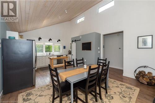 422 Dorcas Bay Road, Tobermory, ON - Indoor Photo Showing Dining Room