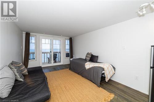 422 Dorcas Bay Road, Tobermory, ON - Indoor Photo Showing Living Room