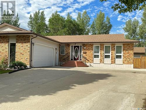 669 Dieppe Drive, Weyburn, SK - Outdoor