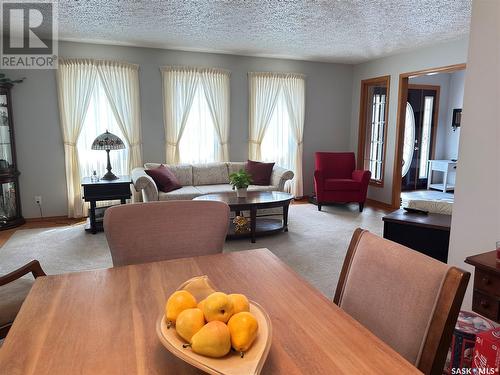 669 Dieppe Drive, Weyburn, SK - Indoor Photo Showing Living Room