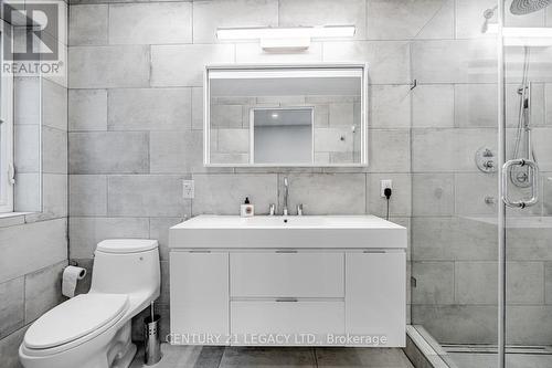 22 Shortland Crescent, Toronto, ON - Indoor Photo Showing Bathroom
