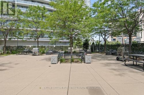 813 - 66 Forest Manor Road, Toronto C15, ON - Outdoor