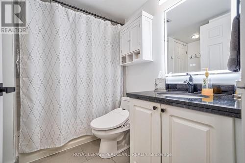 203 - 801 King Street W, Toronto, ON - Indoor Photo Showing Bathroom