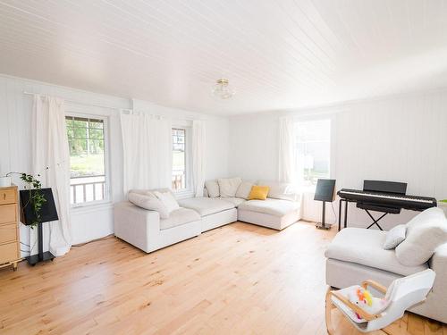 Living room - 459 Rue Principale, Saint-Germain-De-Kamouraska, QC - Indoor Photo Showing Living Room