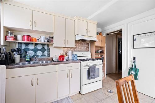 264 Burgar Street, Welland, ON - Indoor Photo Showing Kitchen With Double Sink