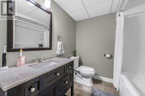33 Kenai Crescent, St. John'S, NL - Indoor Photo Showing Bathroom