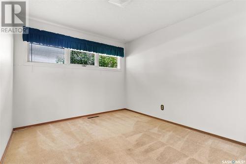 4725 Castle Road, Regina, SK - Indoor Photo Showing Other Room