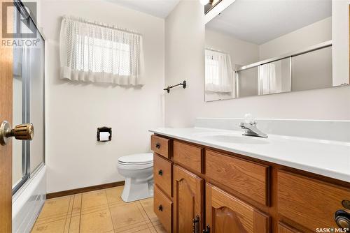 4725 Castle Road, Regina, SK - Indoor Photo Showing Bathroom