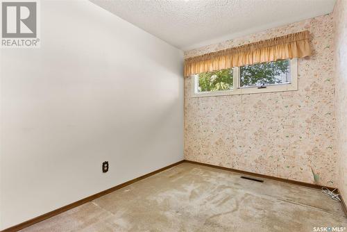 4725 Castle Road, Regina, SK - Indoor Photo Showing Other Room