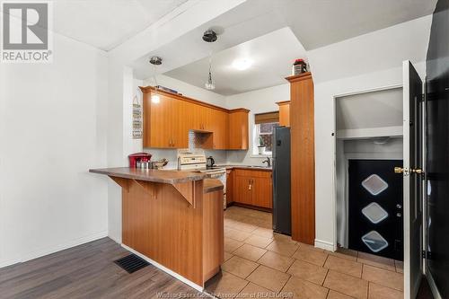 1500 Church Street, Windsor, ON - Indoor Photo Showing Kitchen