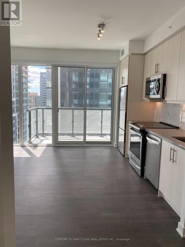 1214 - 85 Oneida Crescent, Richmond Hill (Langstaff), ON - Indoor Photo Showing Kitchen