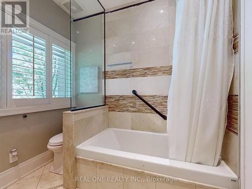 2222 Bennington Gate, Oakville (Eastlake), ON - Indoor Photo Showing Bathroom