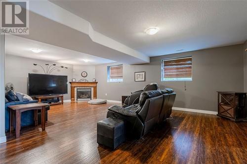 305 Garfield Avenue, Petrolia, ON - Indoor With Fireplace