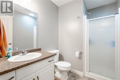 305 Garfield Avenue, Petrolia, ON - Indoor Photo Showing Bathroom