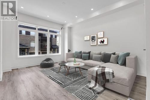 67 - 575 Woodward Avenue, Hamilton, ON - Indoor Photo Showing Living Room