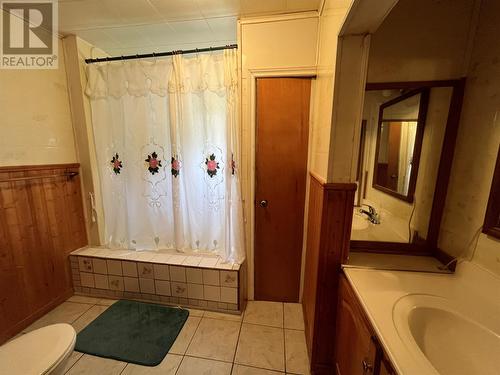 129-137 Southside Road, Bay Bulls, NL - Indoor Photo Showing Bathroom