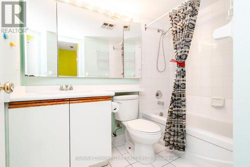 211 - 480 Mclevin Avenue, Toronto E11, ON - Indoor Photo Showing Bathroom