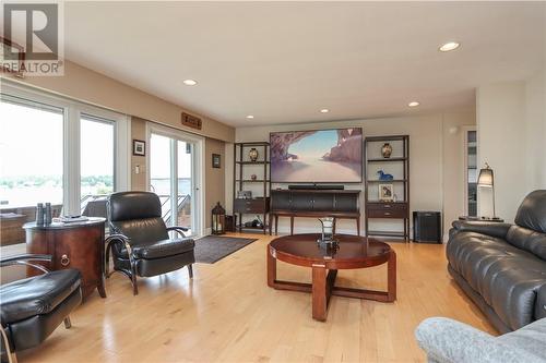 439 Kirkwood Drive, Sudbury, ON - Indoor Photo Showing Living Room