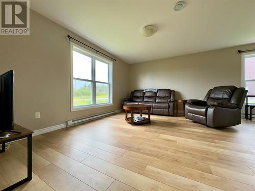 10 Taylor'S Avenue, Port Saunders, NL - Indoor