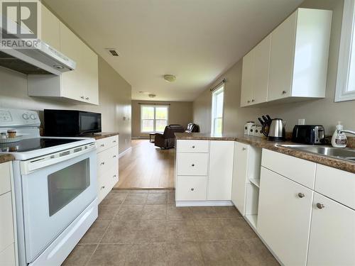 10 Taylor'S Avenue, Port Saunders, NL - Indoor Photo Showing Kitchen