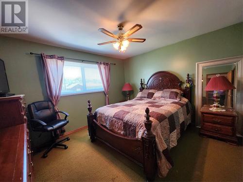 6453 Park Drive, Oliver, BC - Indoor Photo Showing Bedroom