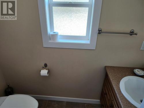 6453 Park Drive, Oliver, BC - Indoor Photo Showing Bathroom