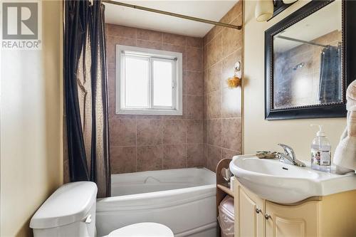 58 Cedar, Moncton, NB - Indoor Photo Showing Bathroom