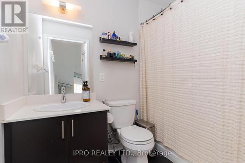 414 - 15 Bruyeres Mews, Toronto (Niagara), ON - Indoor Photo Showing Bathroom