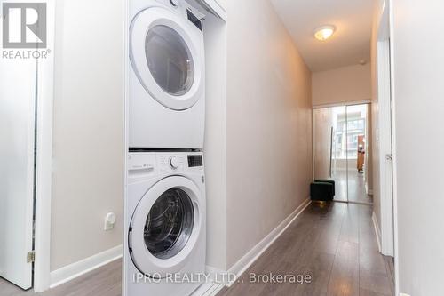 414 - 15 Bruyeres Mews, Toronto, ON - Indoor Photo Showing Laundry Room