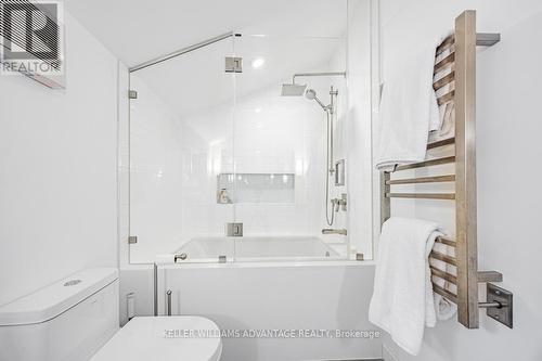37 Firth Crescent, Toronto, ON - Indoor Photo Showing Bathroom