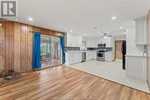 614 County Rd 8, Kingsville, ON - Indoor Photo Showing Kitchen