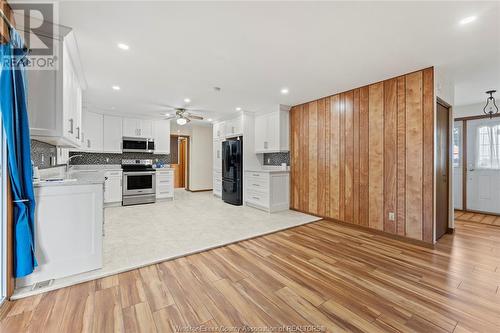 614 County Rd 8, Kingsville, ON - Indoor Photo Showing Kitchen